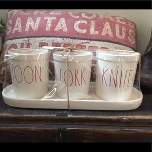 New Rae Dunn Christmas utensil set